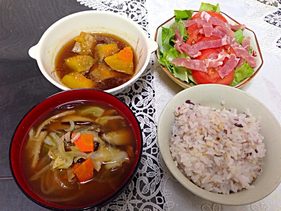 具だくさんキャベツと肉団子のスープの晩ご飯|やすさん