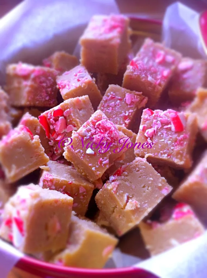 Candy Cane Fudge|Nicky Jonesさん