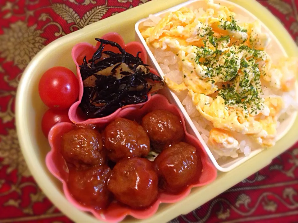 ミートボールと玉子のせ弁当|もえさん