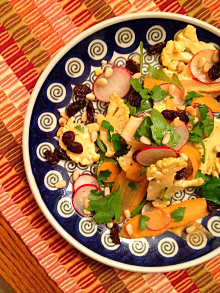 shaved carrot, radish, cauliflower salad|Matthew Cashenさん