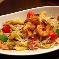 Snapdishの料理写真:Shrimp penne with a lemon and roasted garlic cream sauce|alicia metzさん