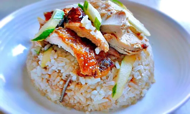 Snapdishの料理写真:Roasted Chicken with Steamed rice glazed with Sweet Oyster Sauce|Muniiba Shahrol-Zakiさん