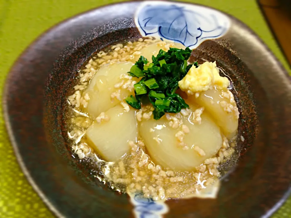 カブの炊いたん 鶏そぼろあんがけ  カブの葉ものせて|あっこぷーさん