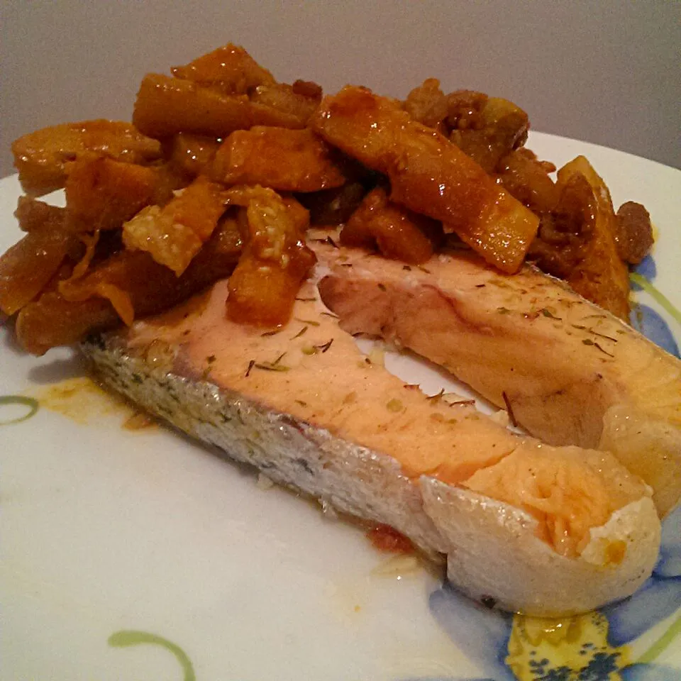 Baked salmon with dry curry eggplant/brinjal.|Ryan Leeさん