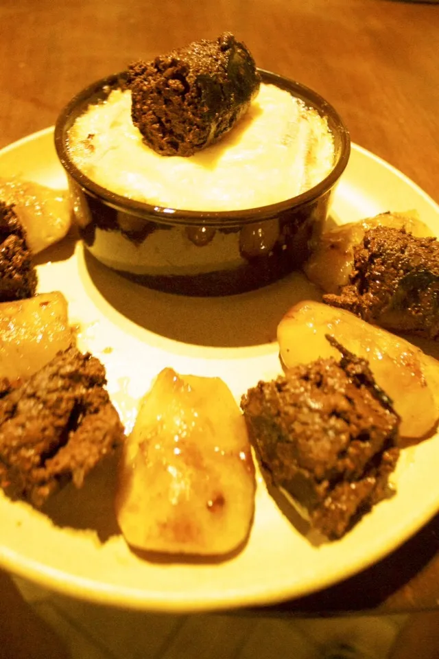 Black Pudding with Apple caramelized a Mapple juice and served with a raclette and potatoes dish|PHILIPPEさん