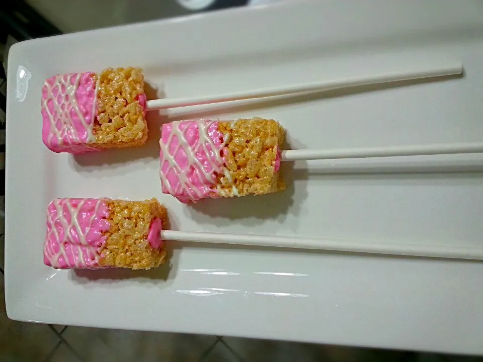 Chocolate Dipped Rice Krispy Pops for daughter's baptism|S Theoさん