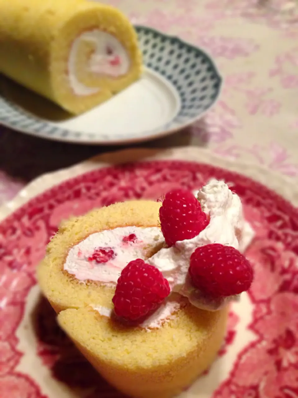 Snapdishの料理写真:14回目の結婚記念日のロールケーキ - Roll Cake del 14 anniversario di matrimonio|Tomoko Pratellesi Kurodaさん