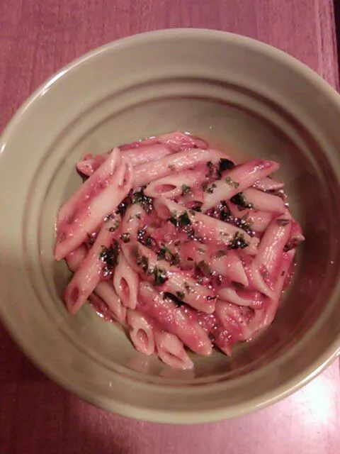 Penne with San Marzano tomato sauce, Basil oil, and chili oil.|Polly Gelfusoさん