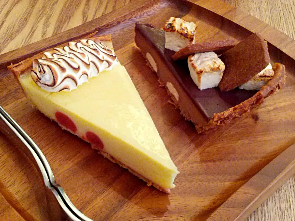 Lemom strawberry meringue pie, smore's pie|Xi wenさん