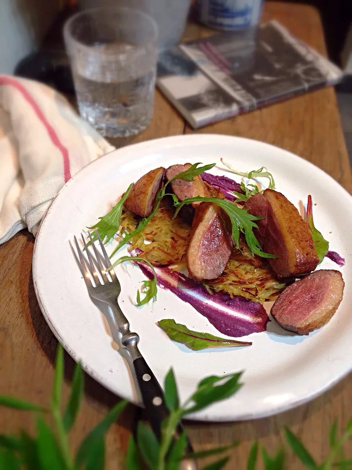 Snapdishの料理写真:Duck breast,rosti,red cabbage purée|rick chanさん