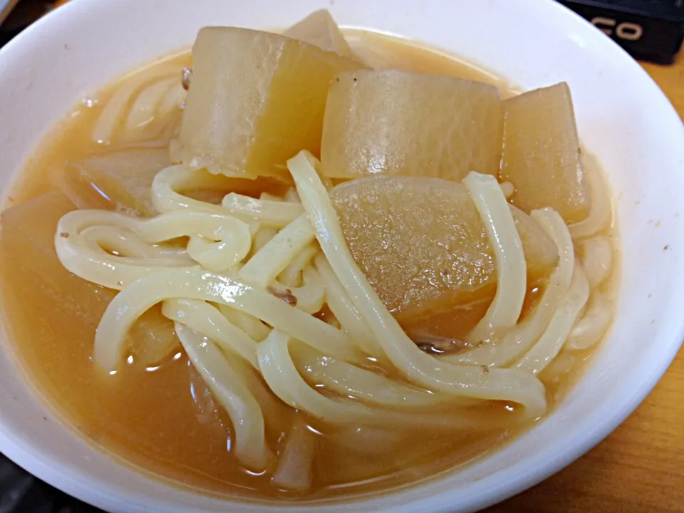 ブリ大根うどん Udon noodle in yellowtail and daikon radish soup|Magoshi YZ250さん