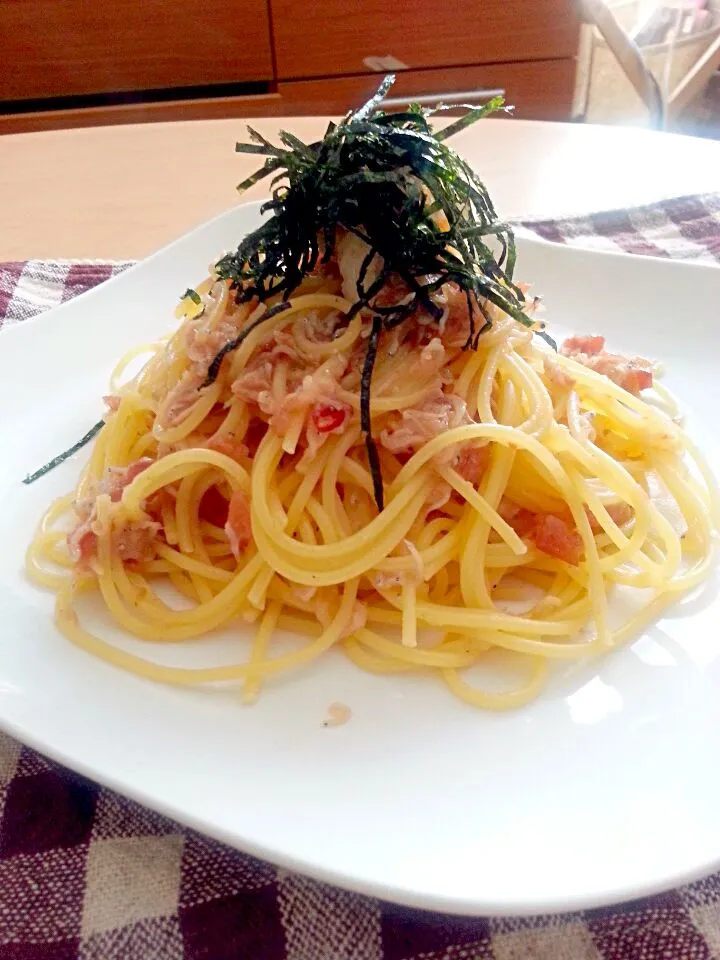 Snapdishの料理写真:梅とじゃこの和風パスタ|まいさん