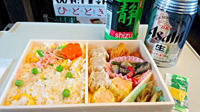 Snapdishの料理写真:そうだ京都、行こう　焼売、炒飯弁当　@新幹線|ｋｚｓｙｋさん