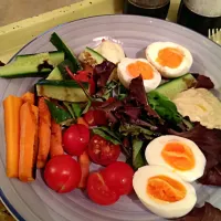 Egg and hummus salad. Yummy!|Lauren Maeさん