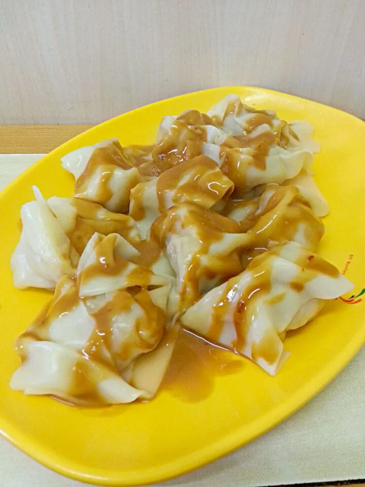 crab dumplings with peanut sauce|Phinarasuさん