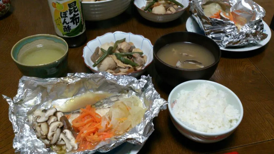 鱈のホイル焼き＆里芋と鶏肉の煮物＆アサリの味噌汁|えっちゃんさん