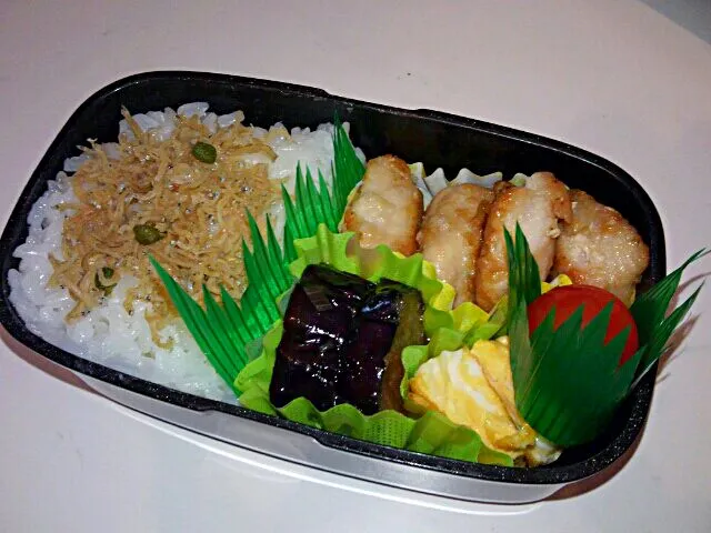 鶏の唐揚げ。
茄子の素揚げ。|tomoko.nさん