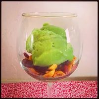 Snapdishの料理写真:Goya Pear Frozen Yogurt|Lauren Komatsuさん