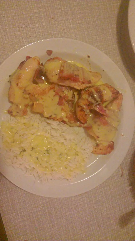 Chicken wrapped in bacon with rice and gravy|Jannicke Hvidsandさん