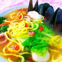 Snapdishの料理写真:Spicy seafood noodles|qtclaireさん