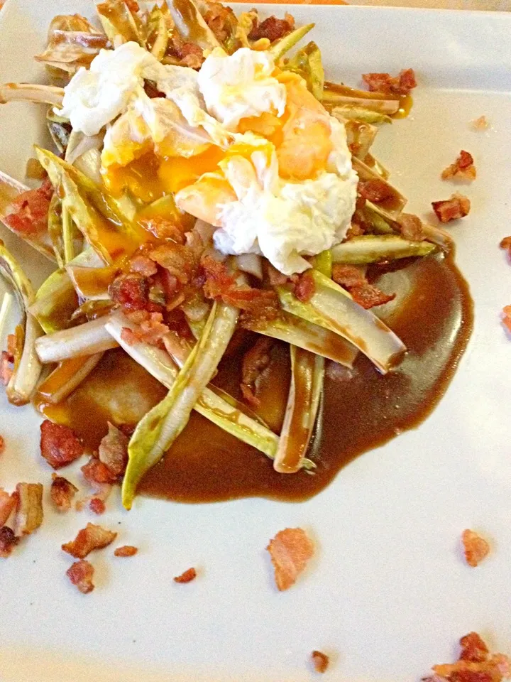 Endive Salad with bacon croutons and poached egg|Ana Isabel Diaz Valladaresさん