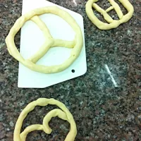 🚙🚗🚕car logo pretzel❓|Harrys Khangさん