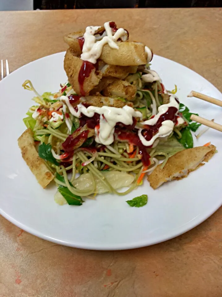 salt and pepper squid on green tea soba noodles yum|Miriam Hughesさん