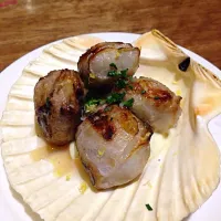 Snapdishの料理写真:Grilled scallop with iberico pork belly and lemon mash potato|Mei Meiさん