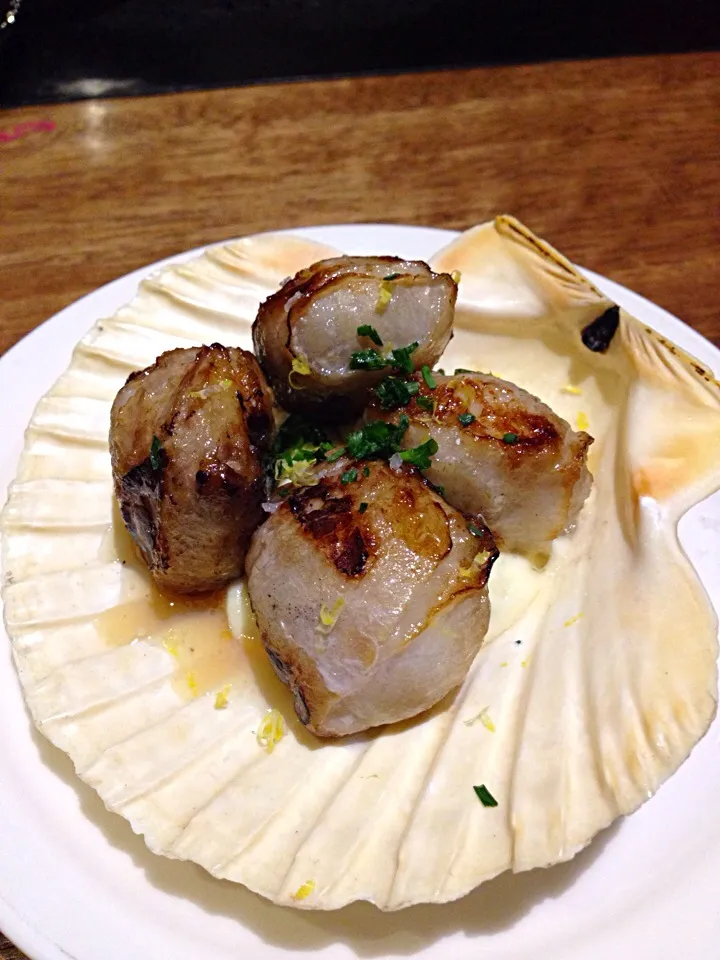 Grilled scallop with iberico pork belly and lemon mash potato|Mei Meiさん