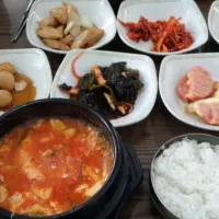 Snapdishの料理写真:순두부 찌개:D|Sung Jin Hongさん