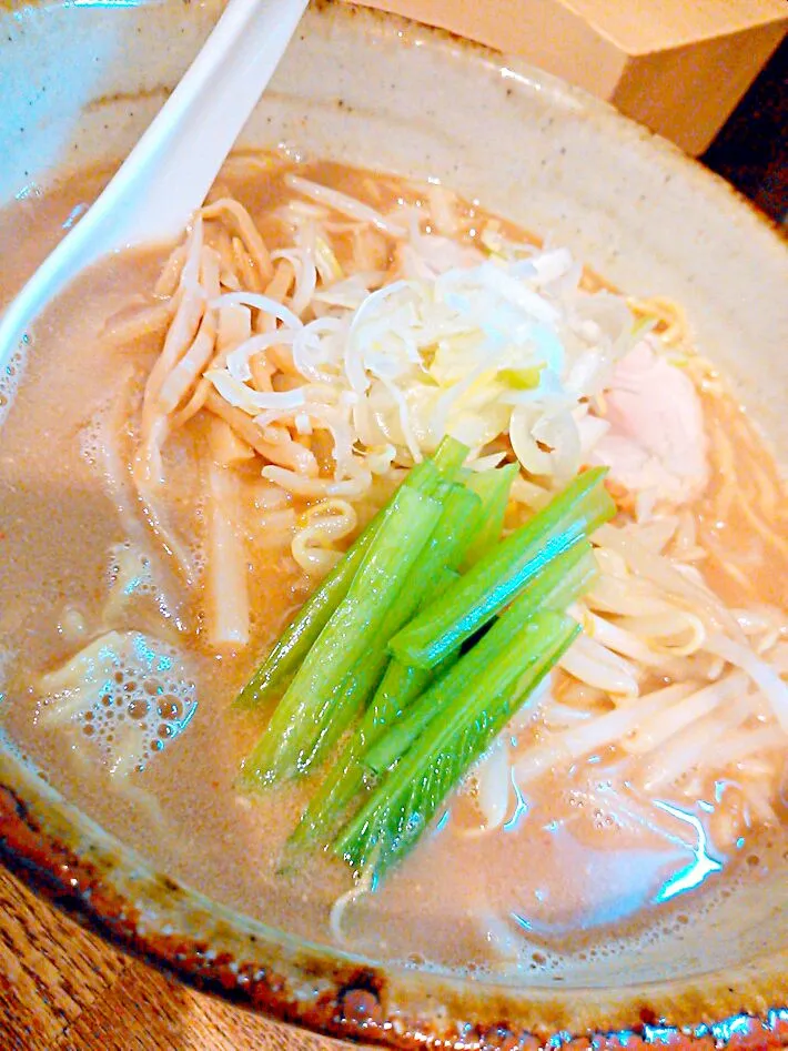 味噌ラーメン＠粋な一生(秋葉原)|ちびめがさん