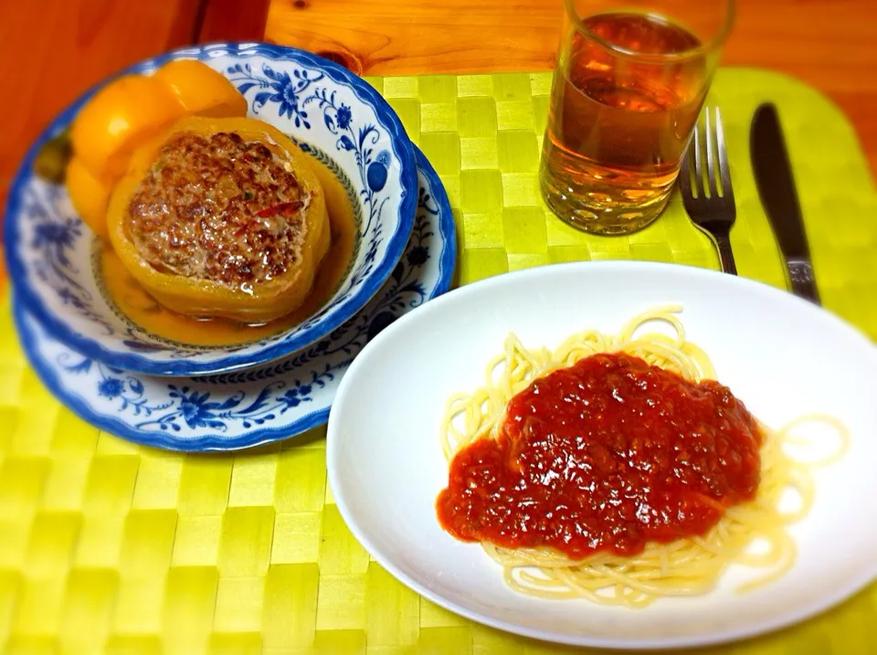 パプリカの肉詰め♡ミートスパゲティ♡|Tomoko Bandoさん