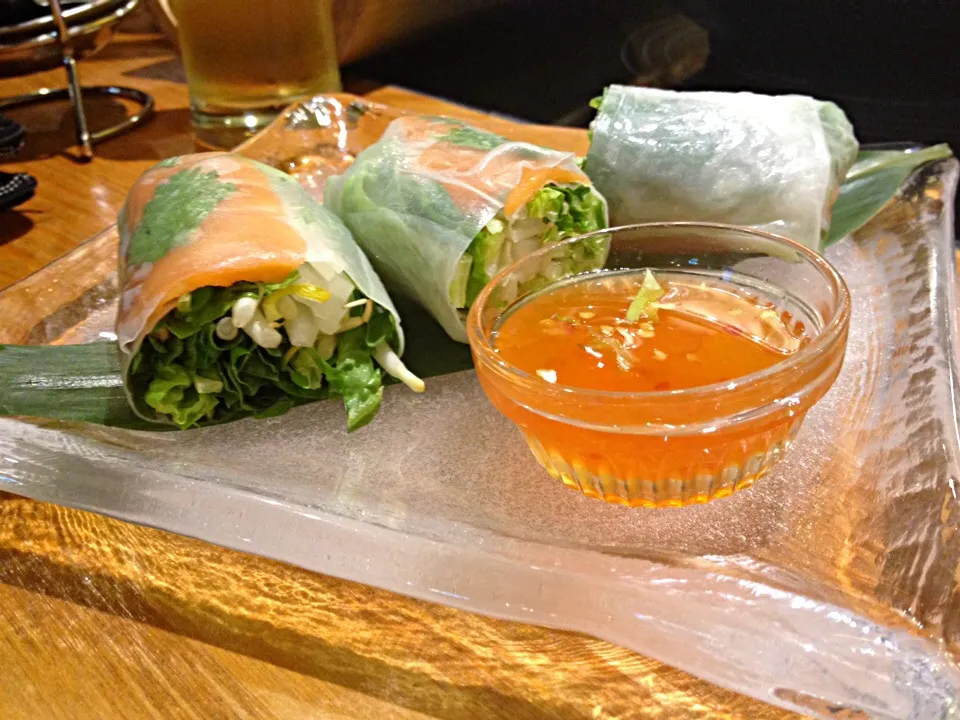 Salmon rice paper roll|Nicholas Tayさん