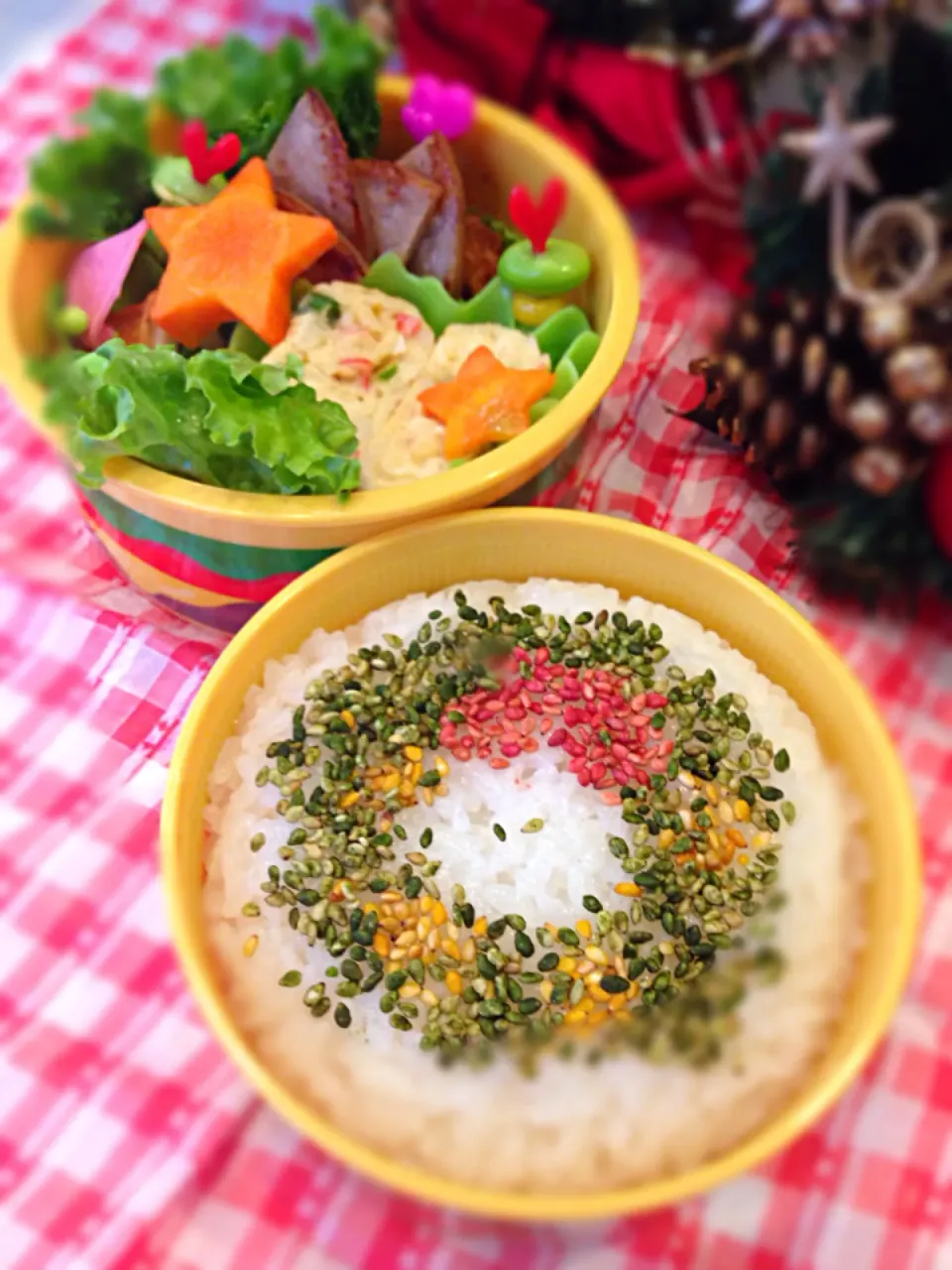 幼稚園チビ男子弁当。クリスマスリースふりかけ|eguchiさん