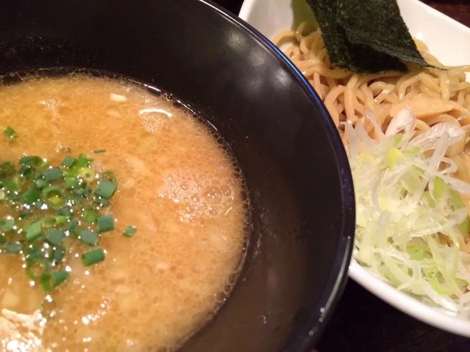 Snapdishの料理写真:濃厚鶏骨醤油つけ麺 中盛り|tecklさん