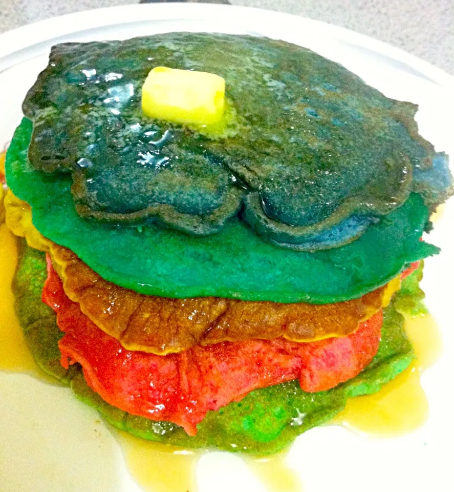 Snapdishの料理写真:Rainbow pancakes 🌈|qtclaireさん