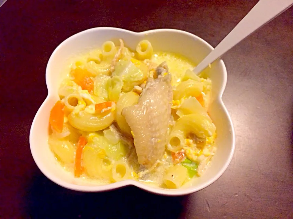 "Sopas " or Macaroni soup w/ chicken..|Jewel Bandolaさん