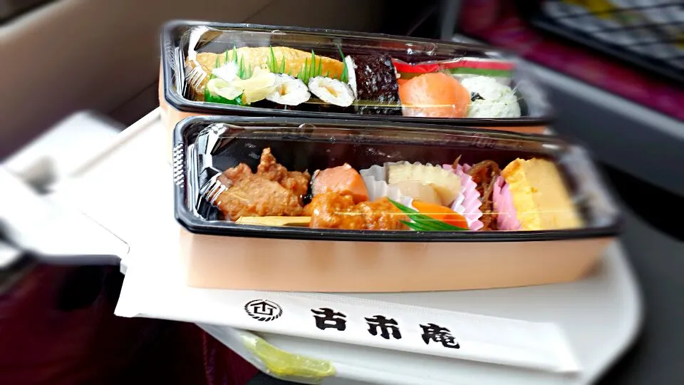 東京駅から  伊豆高原駅まで 行く 列車の 中で 
Casiopea 弁当|Jeehyun Jeonさん