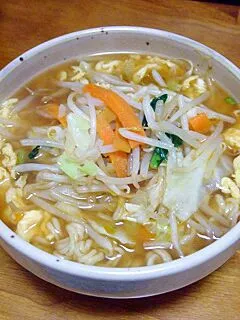 野菜炒め乗せかき玉ラーメン（マルちゃん正麺醤油）|すーさん