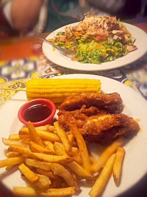 Chipotle Honey Chicken Crispers with fries and salad|didiさん