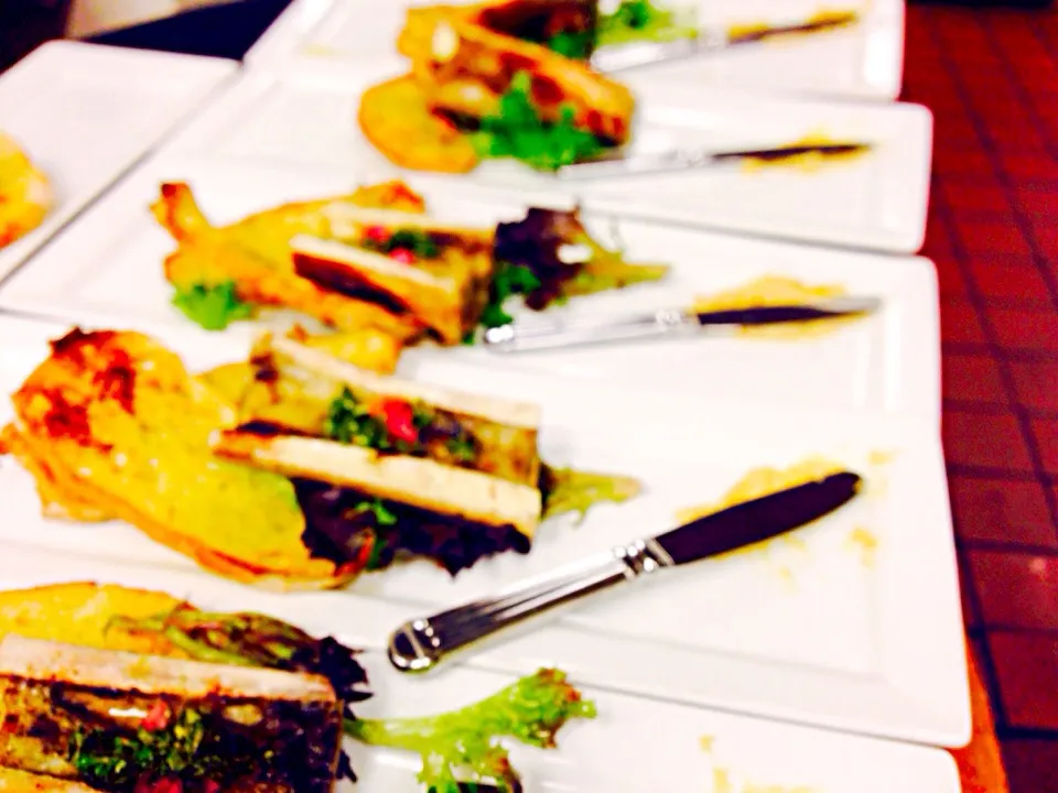 Roasted Bone Marrow w/spicy gramolata and roasted garlic crostini|Chef Moussa Salloukhさん