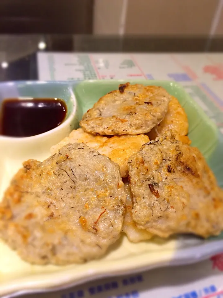 Pan-fried fish and octopus patties|Mak Toniさん