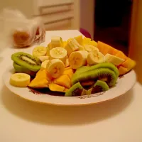 Snapdishの料理写真:fruits on a plate|Mina Derpinaさん