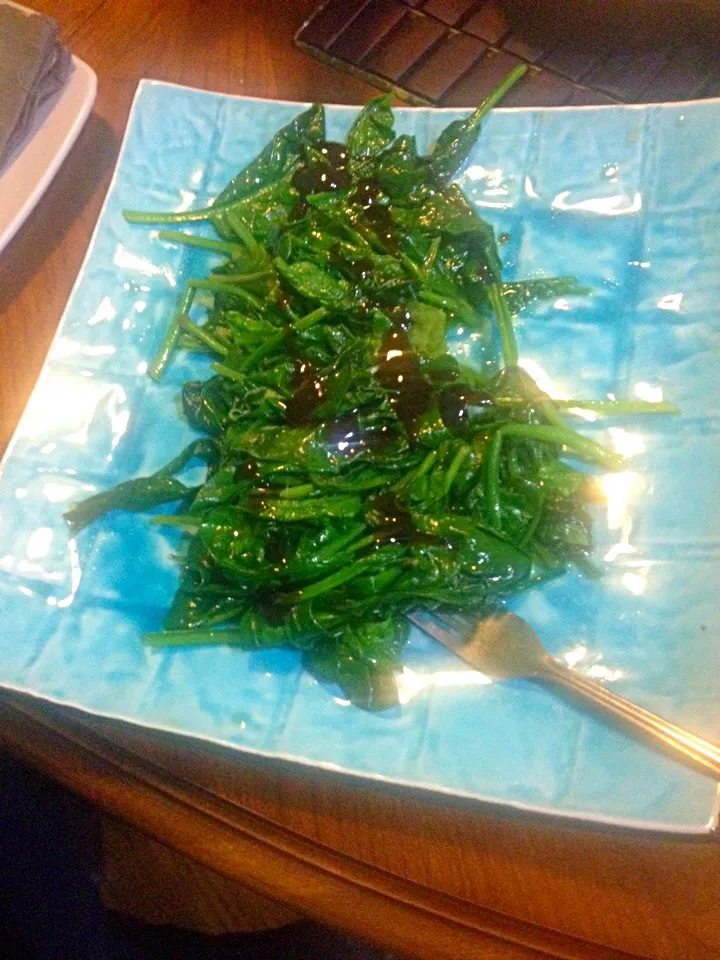 Spinach  with oyster sauce|Gwen Hernandezさん