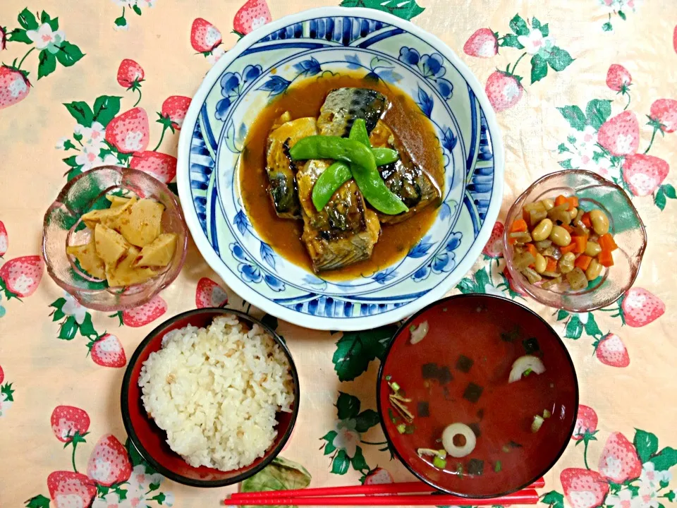 久々魚料理♪サバの味噌煮、五目豆煮、たけのこの土佐煮|まゆめろさん