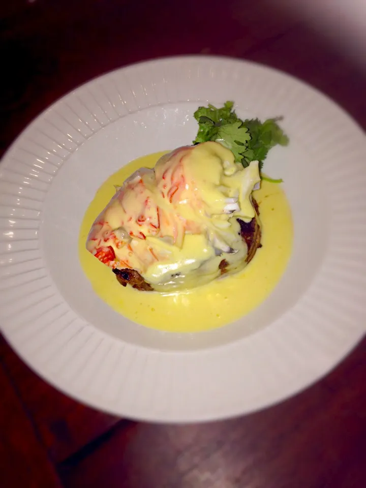 Eye fillet from Margret River with fresh cray fish I caught today topped with hollandaise sauce|woodfiredさん