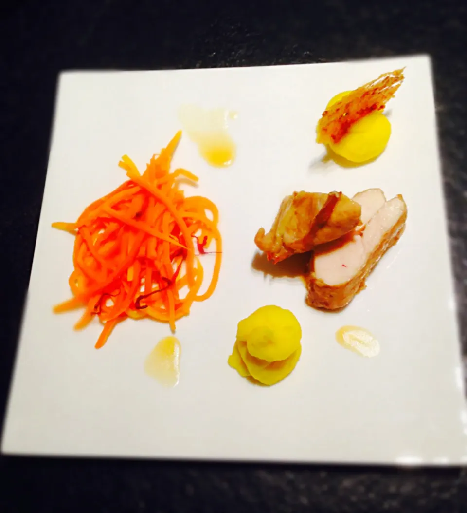 Orange Blossom glazed Breast of corn fed Chicken with Saffron-Potatoe Puree and Cardamom Carrots|Mario Tonee Sireraさん