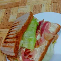 Bacon,lettuce,mozarella,cheddar,cream cheese...|Jamie Allison Centenoさん