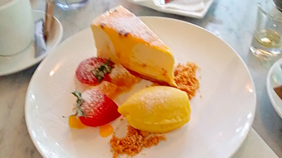 Snapdishの料理写真:Passionfruit white chocolate cheesecake|Cheryl Zengさん