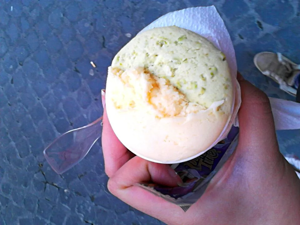 Snapdishの料理写真:Gelato(ginger&cinamon/pistachio)|Minhae  Jeonさん